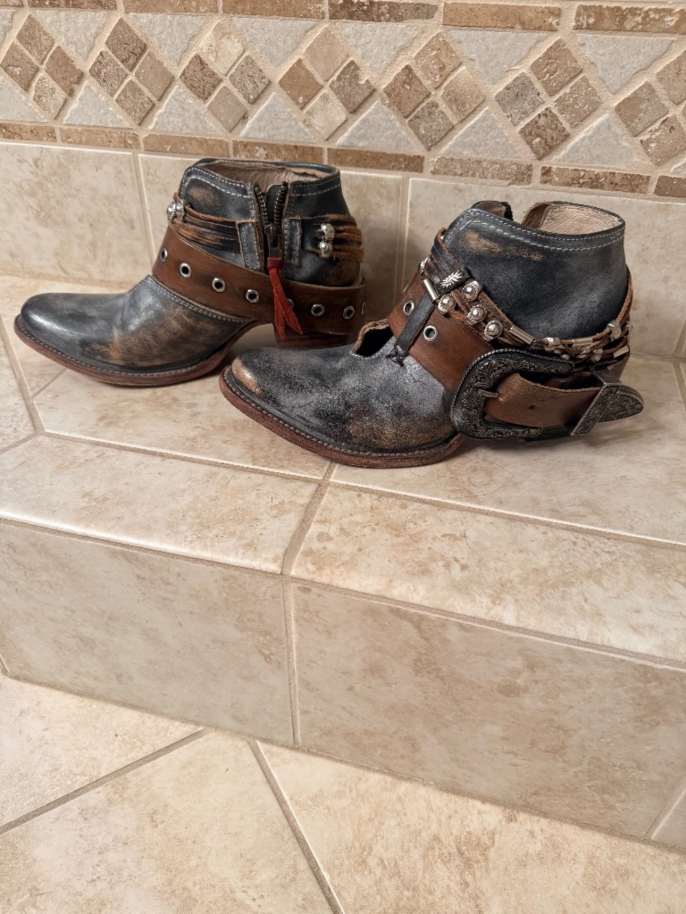 Freebird by Steven Saloon Leather Boots Size 8 – Excellent Condition
